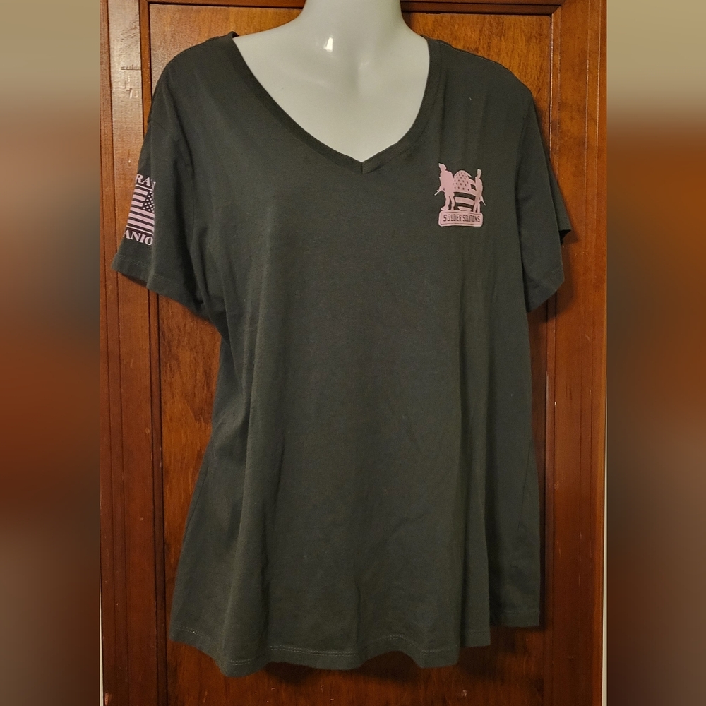 Womens Tee Shirt Sz M Black and Pink Relaxed Short Sleeve T-Shirt
